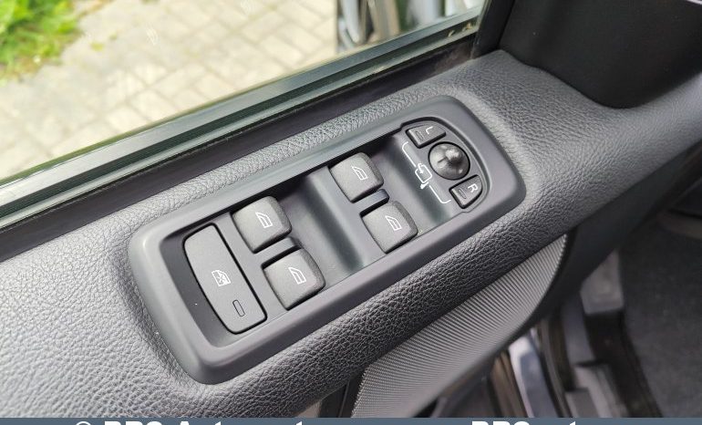 
								Land Rover Discovery LR4 3.0 2015 full									