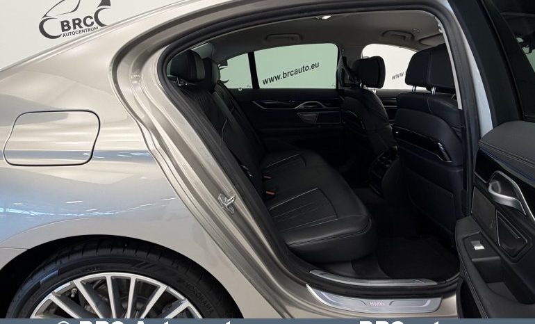 
								BMW 745 e Plug-In Automatas 2021 full									