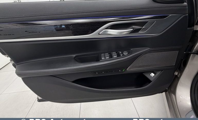 
								BMW 745 e Plug-In Automatas 2021 full									
