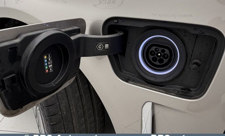 
								BMW 745 e Plug-In Automatas 2021 full									