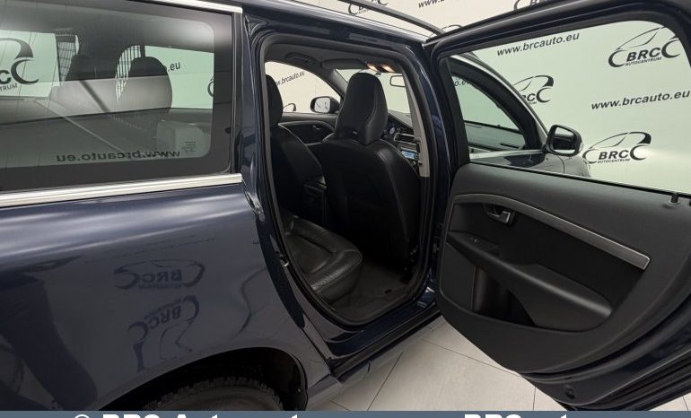 
								Volvo V70 2.4D Momentum 2010 full									