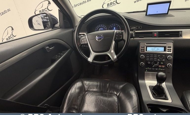 
								Volvo V70 2.4D Momentum 2010 full									
