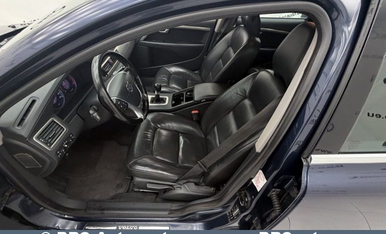 
								Volvo V70 2.4D Momentum 2010 full									