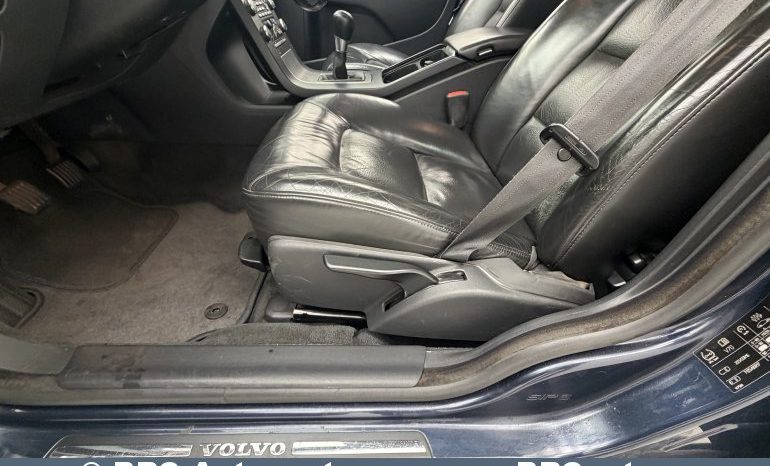 
								Volvo V70 2.4D Momentum 2010 full									