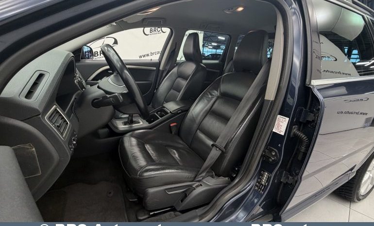 
								Volvo V70 2.4D Momentum 2010 full									