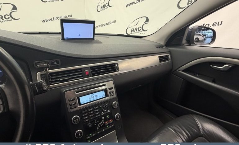 
								Volvo V70 2.4D Momentum 2010 full									