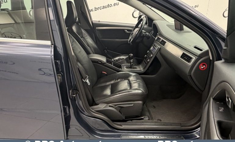 
								Volvo V70 2.4D Momentum 2010 full									