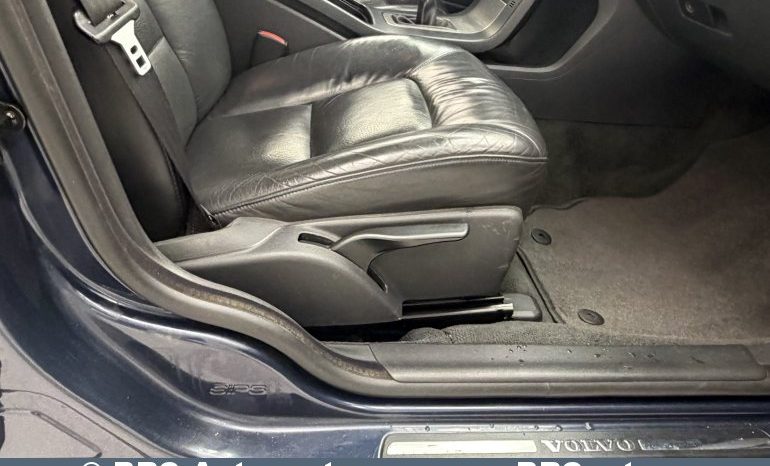 
								Volvo V70 2.4D Momentum 2010 full									