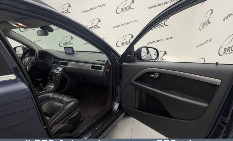 
								Volvo V70 2.4D Momentum 2010 full									