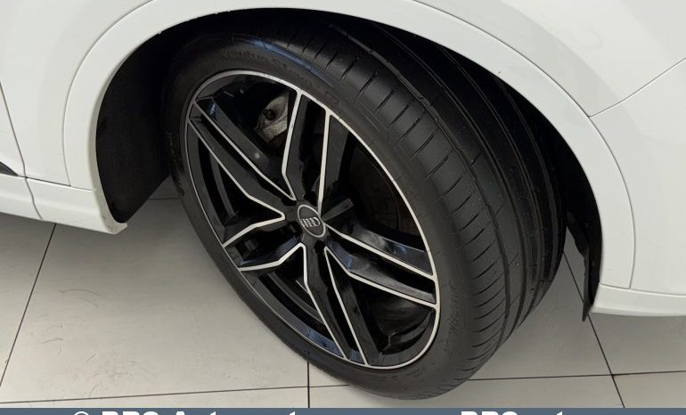 
								Audi Q7 3.0 TDI S-Line Plug-In Automatas 2016 full									