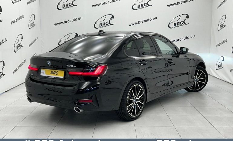 
								BMW 330 e Plug-In Automatas 2020 full									