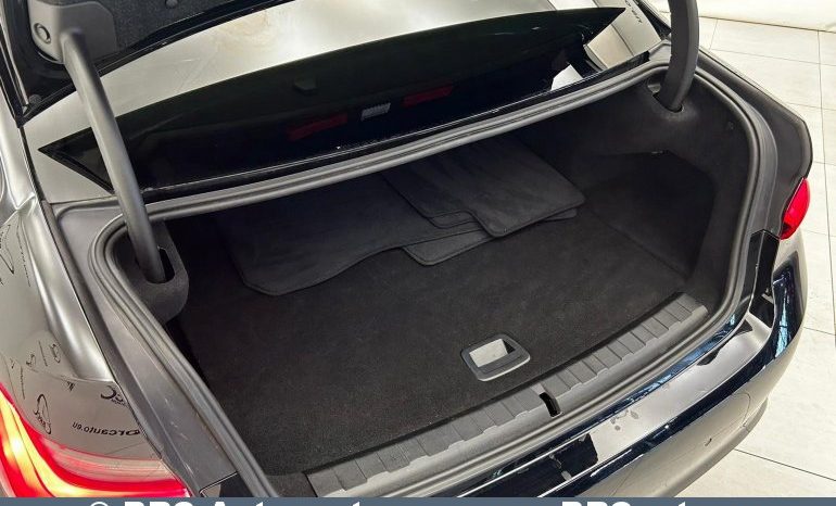 
								BMW 330 e Plug-In Automatas 2020 full									