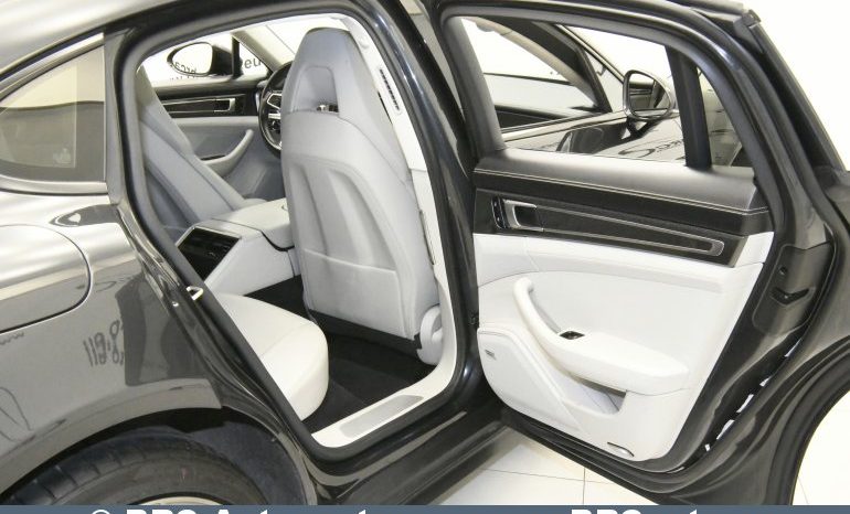 
								Porsche Panamera Turbo 2017 full									