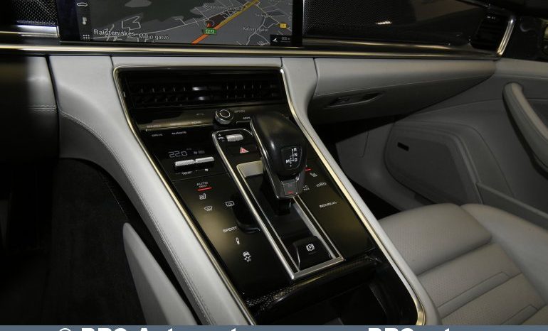 
								Porsche Panamera Turbo 2017 full									
