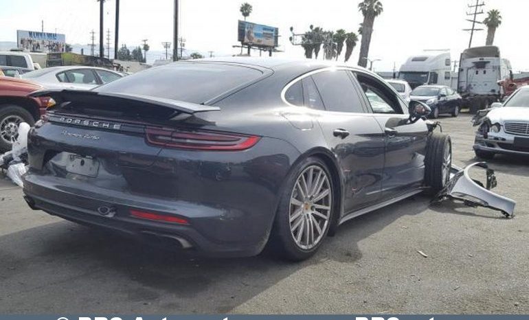 
								Porsche Panamera Turbo 2017 full									