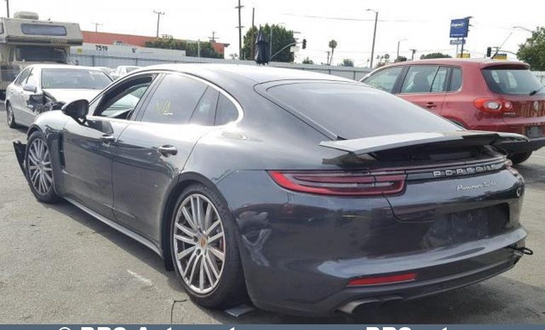 
								Porsche Panamera Turbo 2017 full									