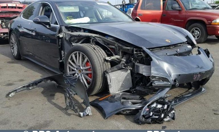 
								Porsche Panamera Turbo 2017 full									