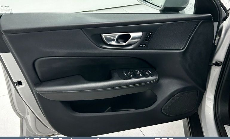 
								Volvo V60 Cross Country 2.0T mild-hybrid AWD Automatas 2023 full									