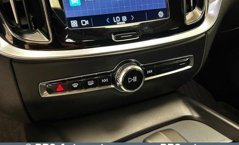 
								Volvo V60 Cross Country 2.0T mild-hybrid AWD Automatas 2023 full									
