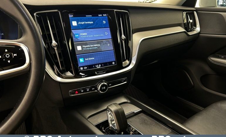 
								Volvo V60 Cross Country 2.0T mild-hybrid AWD Automatas 2023 full									