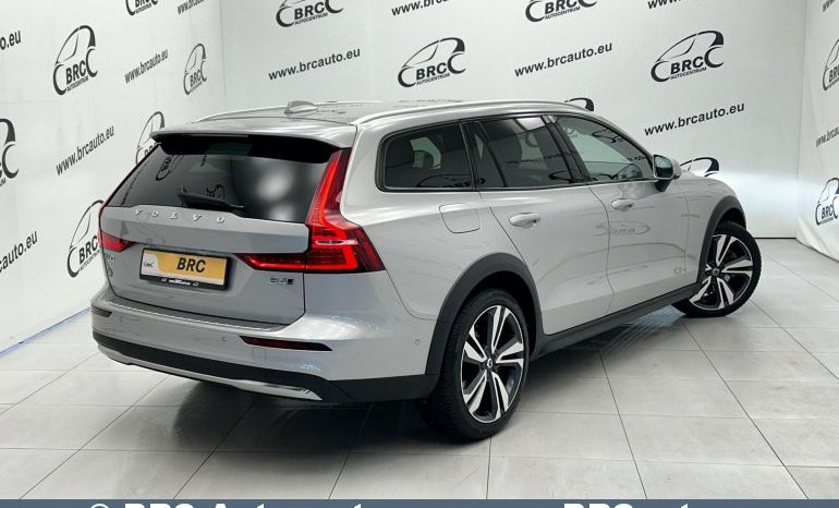 
								Volvo V60 Cross Country 2.0T mild-hybrid AWD Automatas 2023 full									