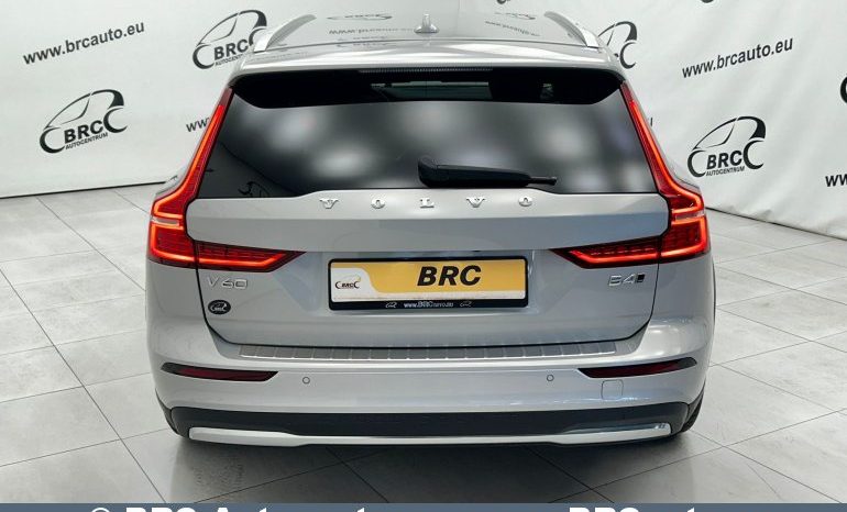 
								Volvo V60 Cross Country 2.0T mild-hybrid AWD Automatas 2023 full									