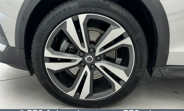 
								Volvo V60 Cross Country 2.0T mild-hybrid AWD Automatas 2023 full									