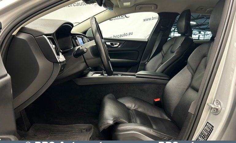 
								Volvo V60 Cross Country 2.0T mild-hybrid AWD Automatas 2023 full									