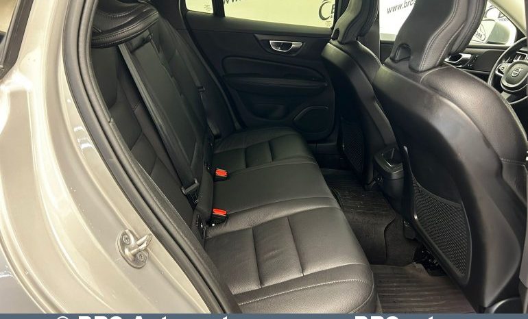 
								Volvo V60 Cross Country 2.0T mild-hybrid AWD Automatas 2023 full									