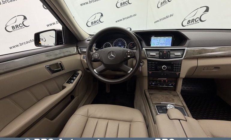 
								Mercedes-Benz E 350 Blue Efficiency Elegance Automatas 2009 full									