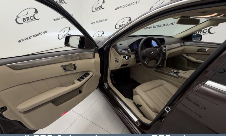 
								Mercedes-Benz E 350 Blue Efficiency Elegance Automatas 2009 full									