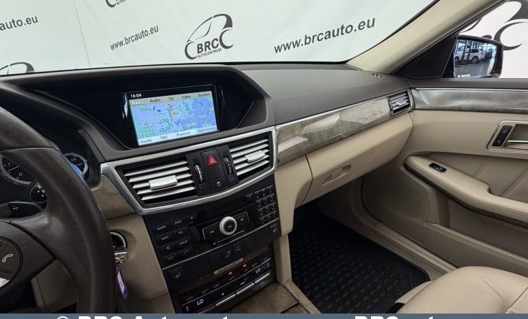 
								Mercedes-Benz E 350 Blue Efficiency Elegance Automatas 2009 full									