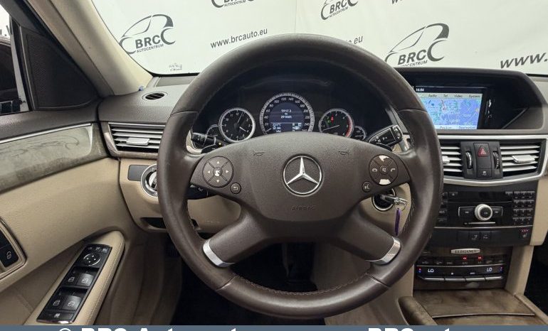 
								Mercedes-Benz E 350 Blue Efficiency Elegance Automatas 2009 full									