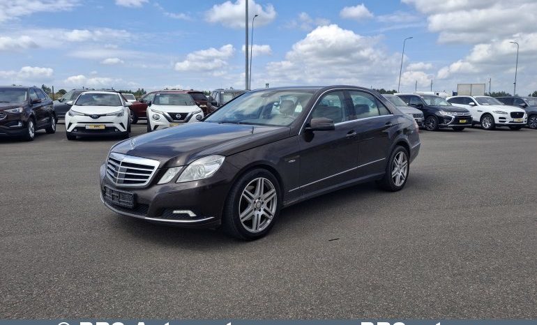 
								Mercedes-Benz E 350 Blue Efficiency Elegance Automatas 2009 full									