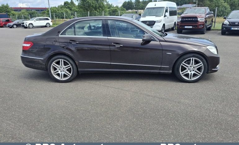 
								Mercedes-Benz E 350 Blue Efficiency Elegance Automatas 2009 full									