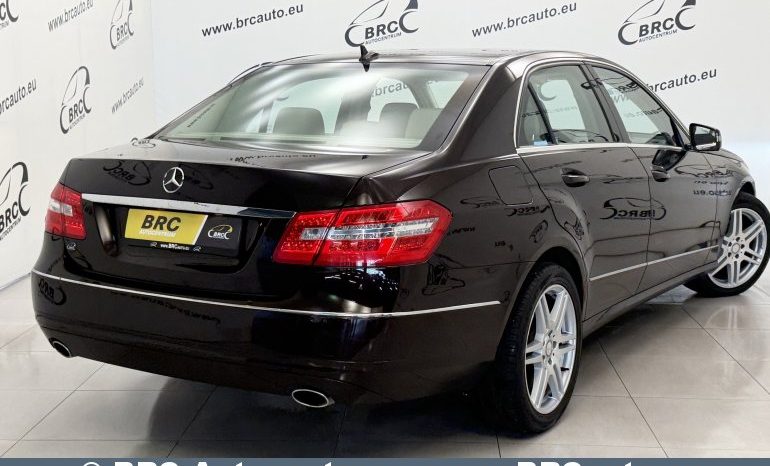 
								Mercedes-Benz E 350 Blue Efficiency Elegance Automatas 2009 full									