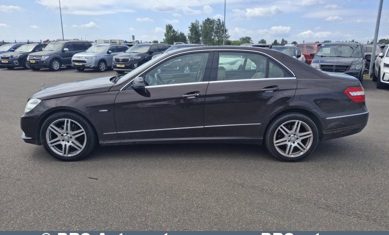 
								Mercedes-Benz E 350 Blue Efficiency Elegance Automatas 2009 full									