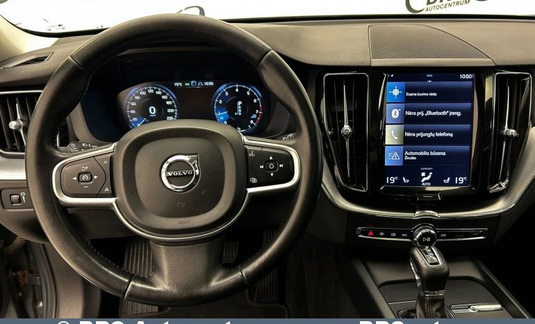 
								Volvo XC 60 T5 AWD Automatas 2018 full									