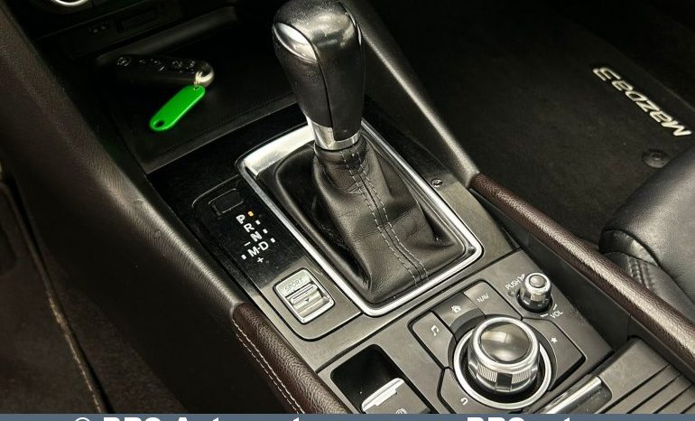 
								Mazda 3 2.0 SkyActiv-G Automatas 2017 full									