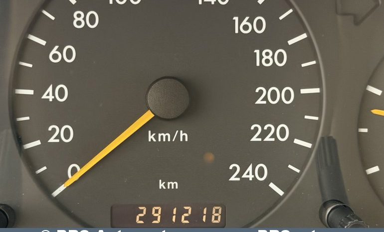 
								Mercedes-Benz ML 270 CDI Automatas 2003 full									