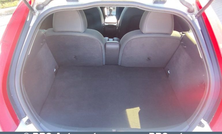 
								Volvo C30 2.4 D5 2008 full									