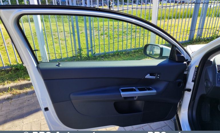 
								Volvo C30 2.4 D5 2008 full									