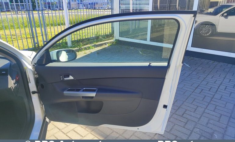 
								Volvo C30 2.4 D5 2008 full									