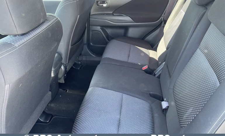 
								Mitsubishi Outlander 2.2 D-ID AWD 2017 full									