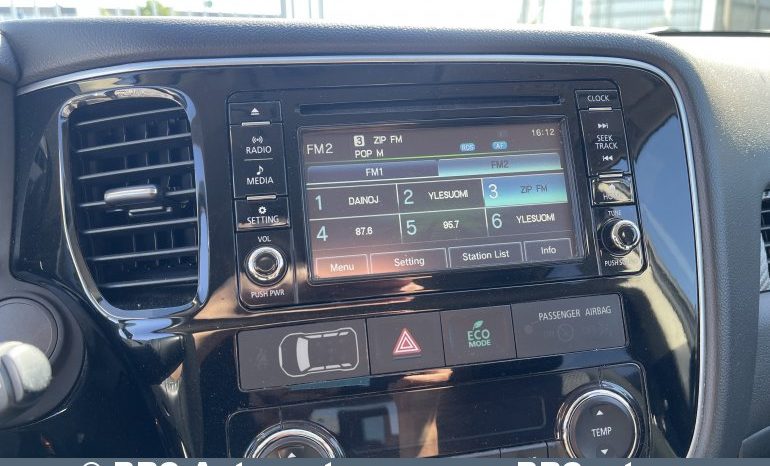 
								Mitsubishi Outlander 2.2 D-ID AWD 2017 full									