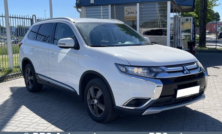 
								Mitsubishi Outlander 2.2 D-ID AWD 2017 full									