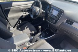 
										Mitsubishi Outlander 2.2 D-ID AWD 2017 full									