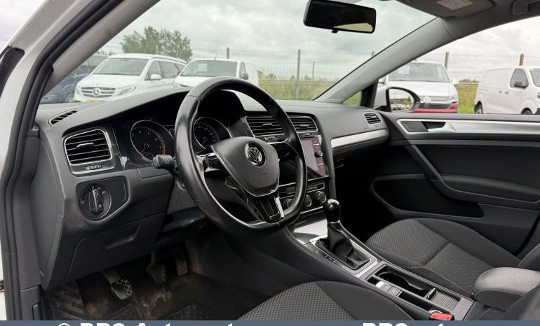 
								Volkswagen Golf 1.0 TSI Trendline 2018 full									