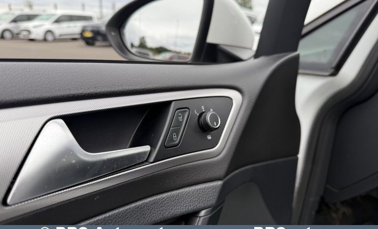 
								Volkswagen Golf 1.0 TSI Trendline 2018 full									