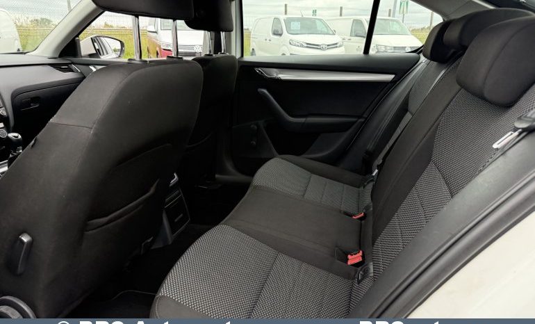 
								Skoda Octavia 1.6 TDI Ambition 2013 full									